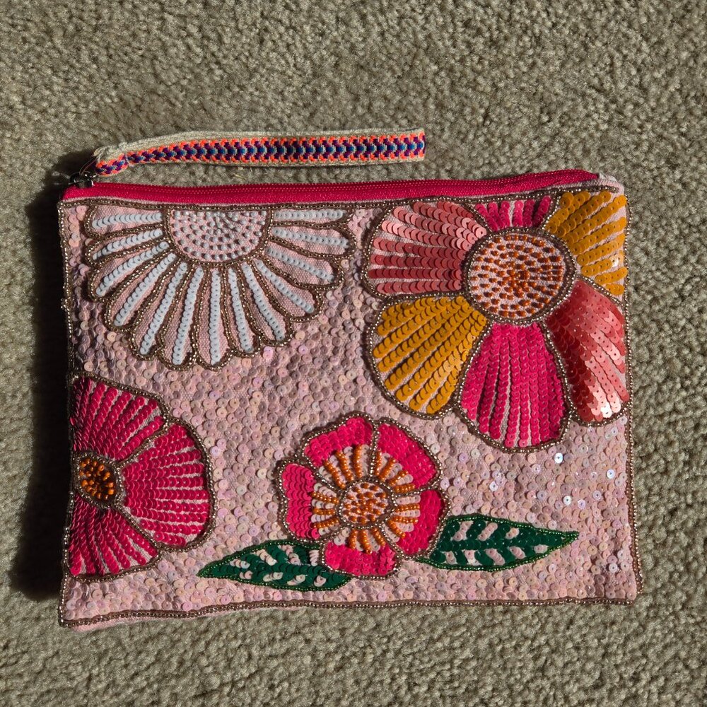 NWOT America & Beyond Summer Garden Sequin Beaded Clutch Wristlet Zippered Pouch - Picture 2 of 6